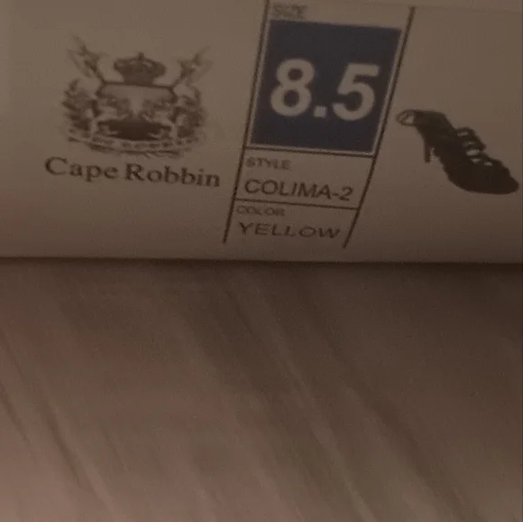 Cape Robbin Heels - Picture 10 of 10